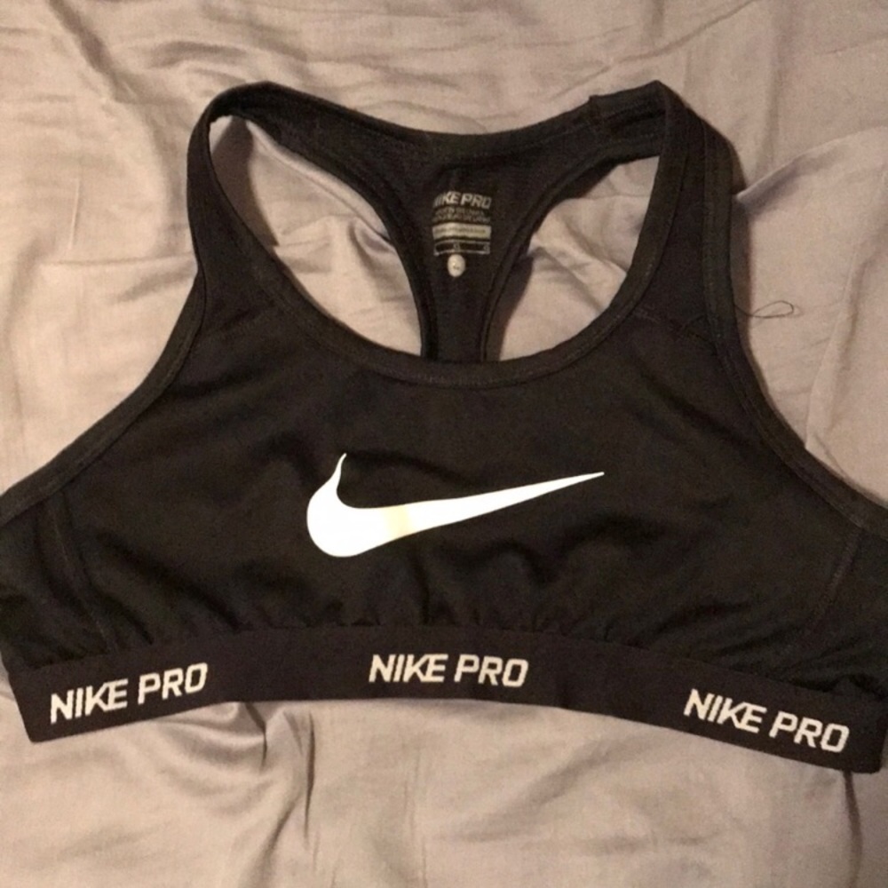 Nike pro sports bra